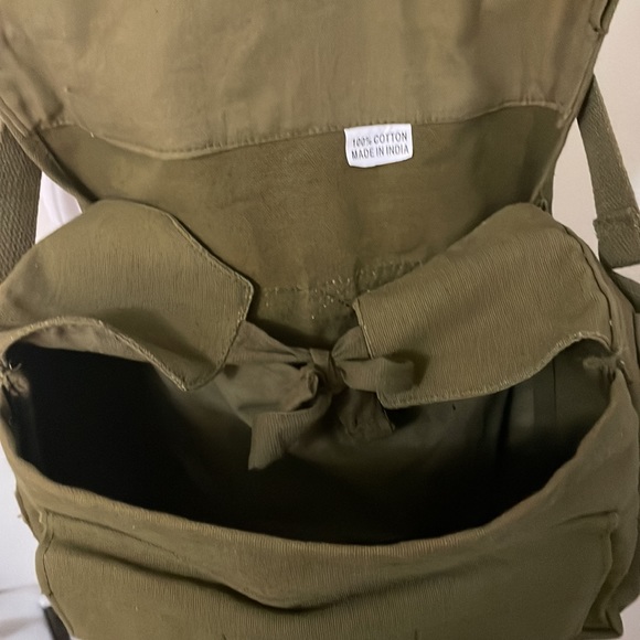 A NWOT Military Messenger Bag Pockets Adjustable Straps 100% cotton Army Green - Picture 10 of 14
